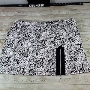 Allyson Whitmore Golf Skort Skirt Front Zipper Black White Floral Print Size 18